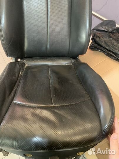 Передее правое сиденье Infiniti G35