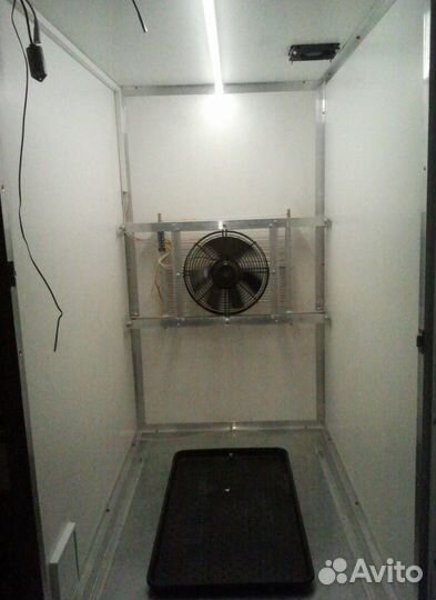 Инкубатор для птицы на 750 куриных яиц