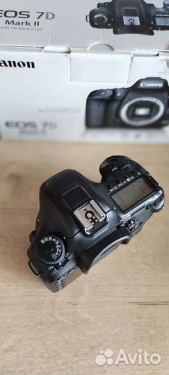 Зеркальный фотоаппарат canon 7d mark II