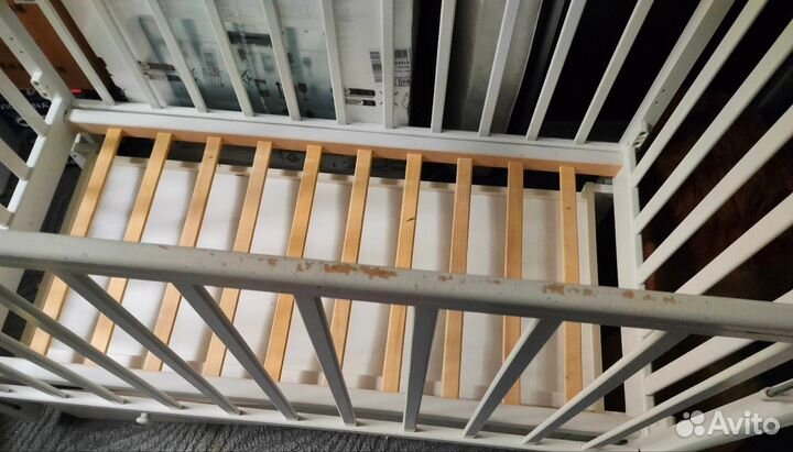 Детская кровать с маятником и ящиком