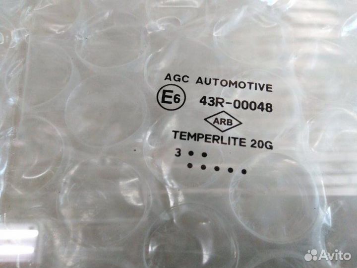 Стекло двери заднее правое Renault Duster 2010