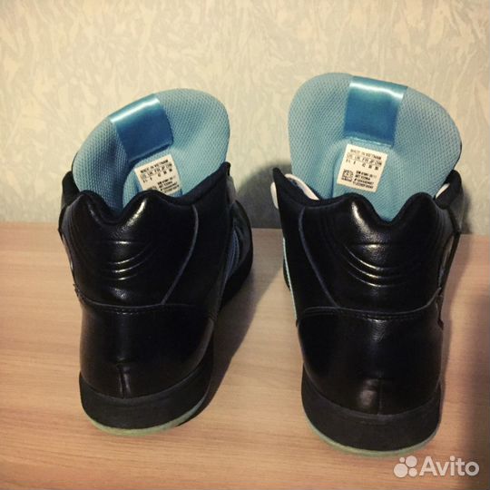 Кроссовки Adidas