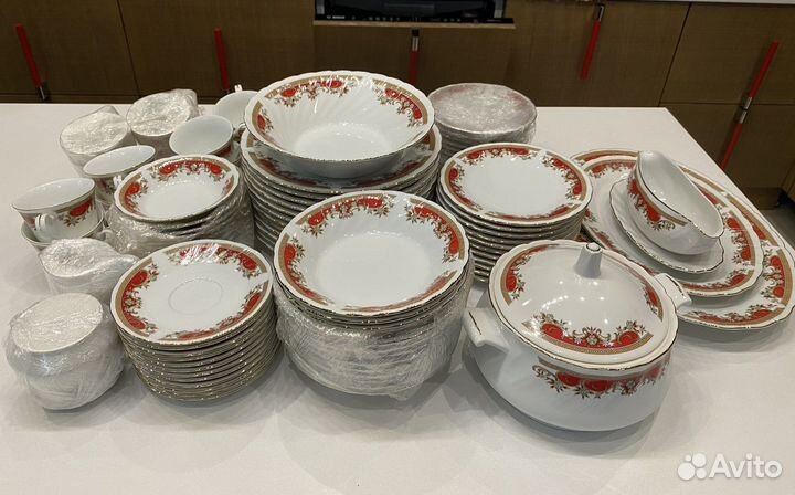 Набор столовой посуды на 12 персон