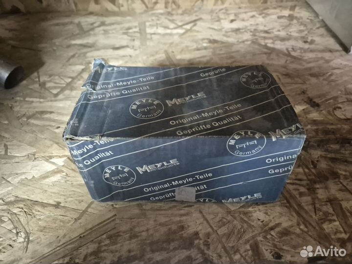 Помпа Mercedes M127 M129 M130 M180