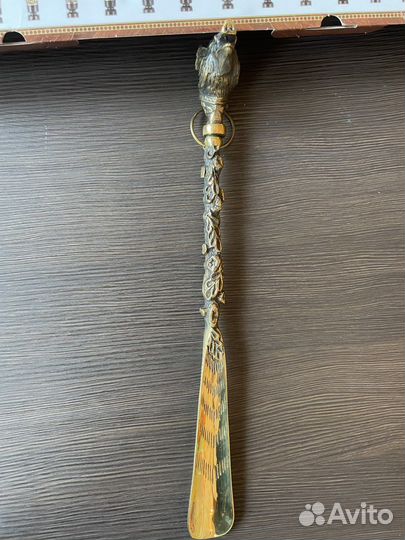 Ложка для обуви бронза