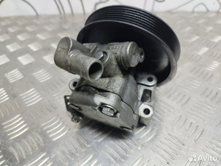 Насос гидроусилителя руля Mercedes-Benz C-Class