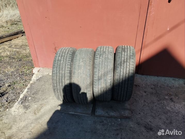 Continental CrossContact LX 215/65 R16 98H