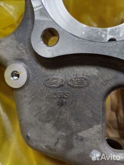 Поворотный кулак левый Genesis GV80