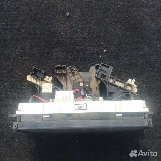Блок управления печкой Chevrolet Aveo t200