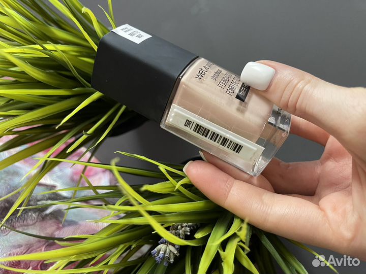 Новый тональник wet & wild (nude ivory)