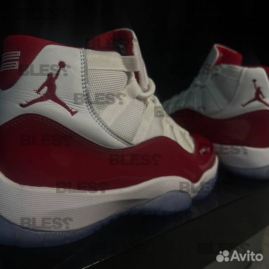 Кроссовки Nike Air Jordan 11 Varsity White Red