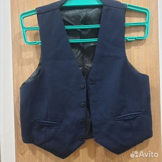 Жилетка для мальчика школьная