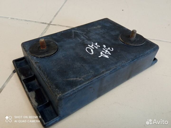 Кронштейн заднего бампера Mercedes Benz w140