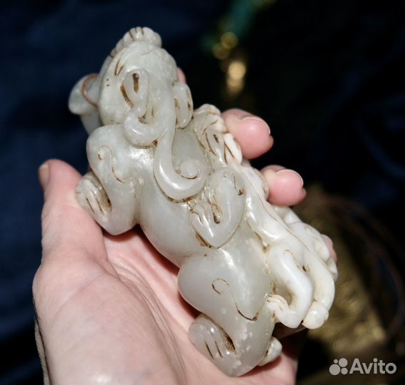 Артефакт из белого нефрита Тигры