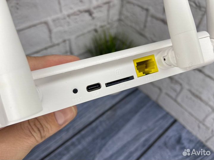 Роутер Wi-Fi 4G LTE 5G CPE R103