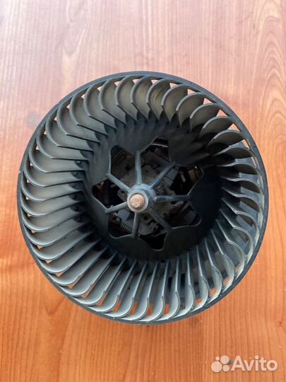 Моторчик печки Vw Golf 5+ BSE 2009