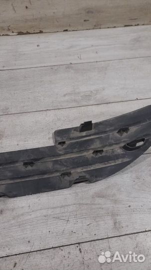 Решетка переднего бампера Peugeot 408 С 2012 По