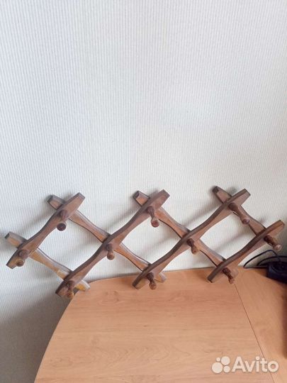 Вешалка настенная