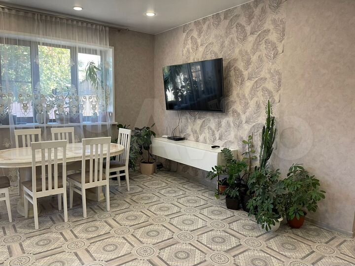 Дом 200 м² на участке 12 сот.