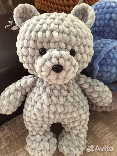 Корзинка из трикотажной пряжи и джута