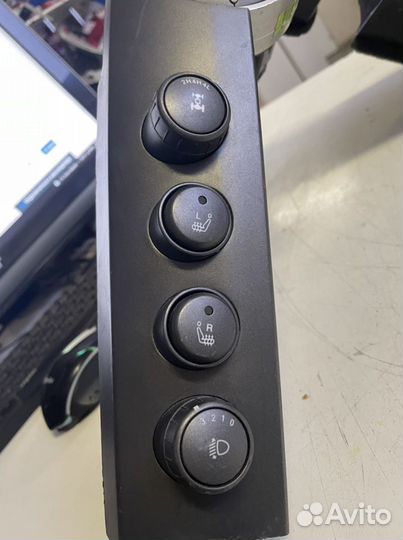 Консоль центральная в сборе Ssang Yong Kyron