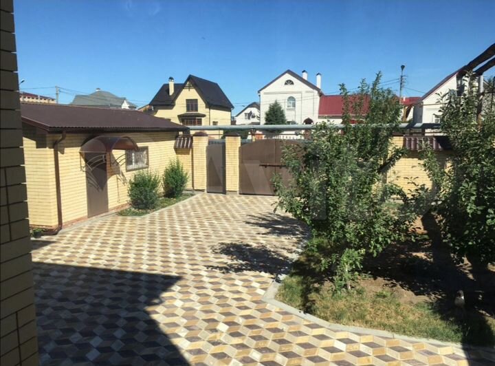 Коттедж 274 м² на участке 8 сот.