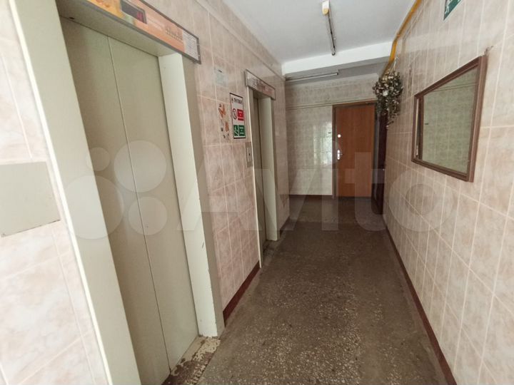 2-к. квартира, 49 м², 1/9 эт.