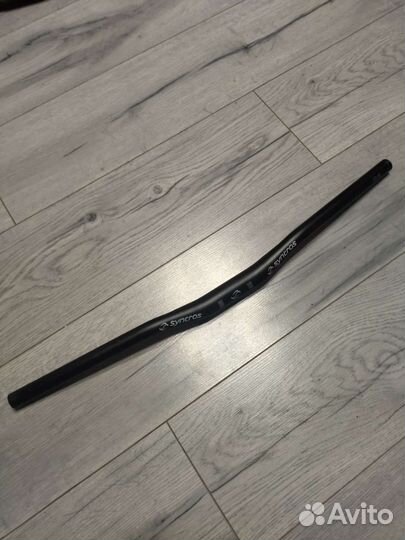 Топовый руль Syncros 677мм/31.8/отл состояние