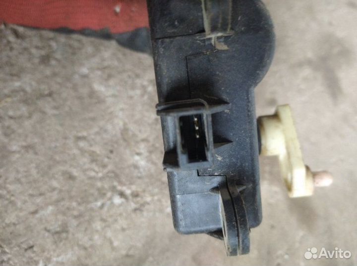 Сервопривод заслонки отопителя Nissan Primera P12E