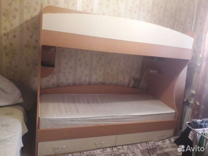 Двухъярусная кровать бу с матрасами