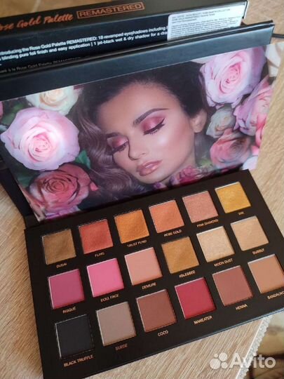 Палетка теней huda beauty