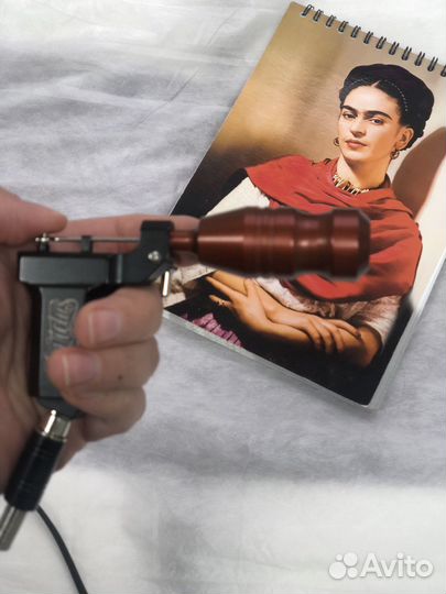 Машинка для татуажа Invictus