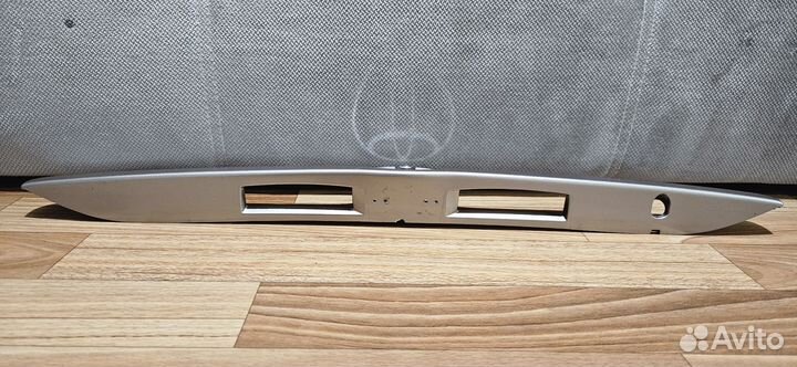 Планка на крышку багажника Mark II 110 Fortuna