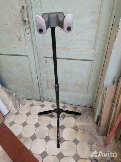 Стойка для гитары