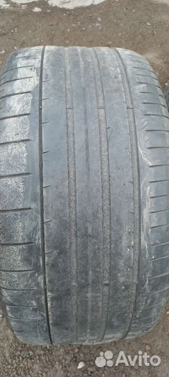 Pirelli P Zero 255/45 R19 и 285/40 R19 104Y