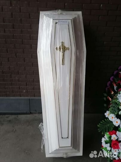 Гроб лакированный 4 гранный, 6 гранный