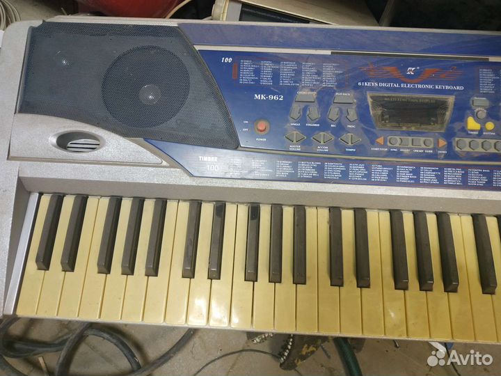 Синтезатор mk-962