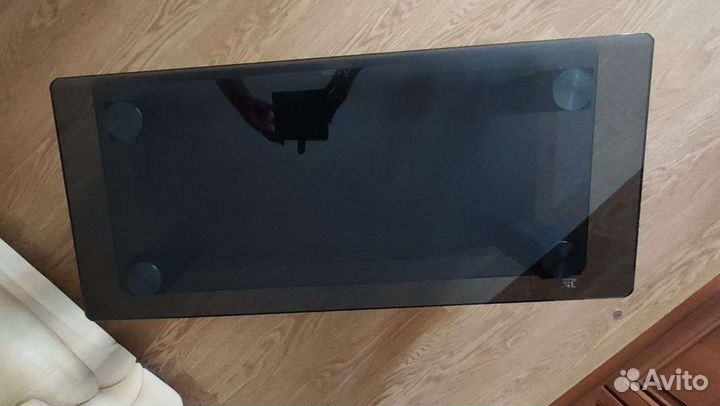 Стеклянная тумба под тв