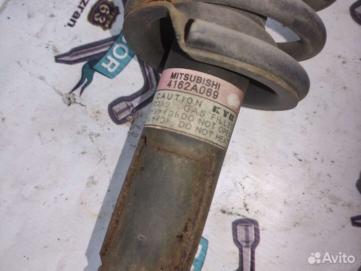 Амортизаторы задние Mitsubishi Outlander XL CW5W