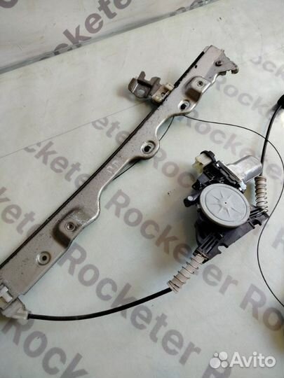 Стеклоподъемник передний правый Nissan Fuga 2006