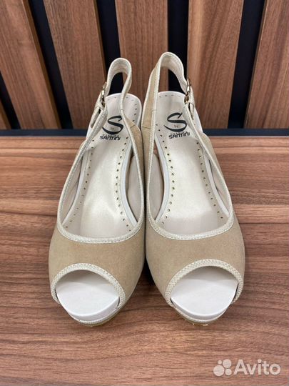 Босоножки женские