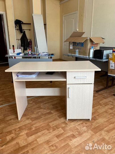 Письменный стол