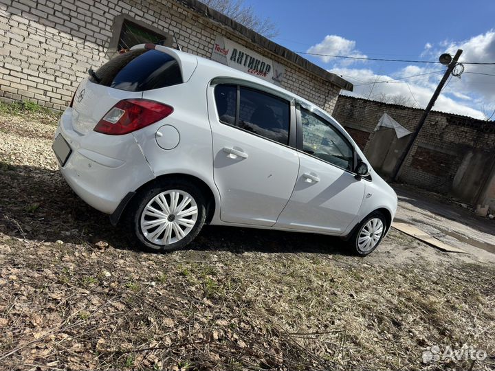 Opel Corsa 1.4 AT, 2010, 138 000 км