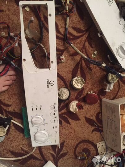 Двигатателя и другие запчасти для стиральной машин