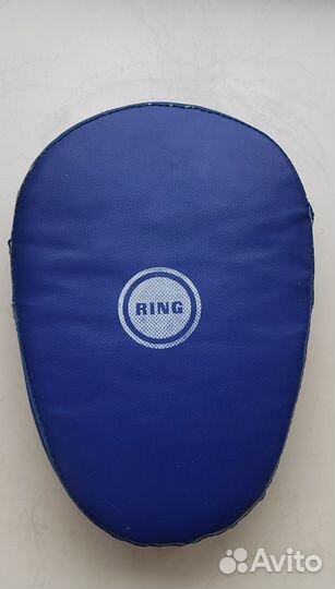 Боксерские перчатки и нарукавники