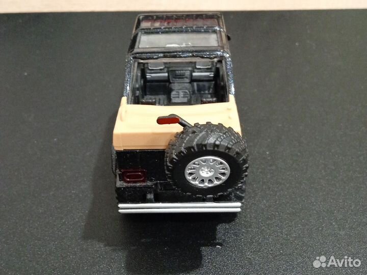 Игрушечная машинка с динамиком