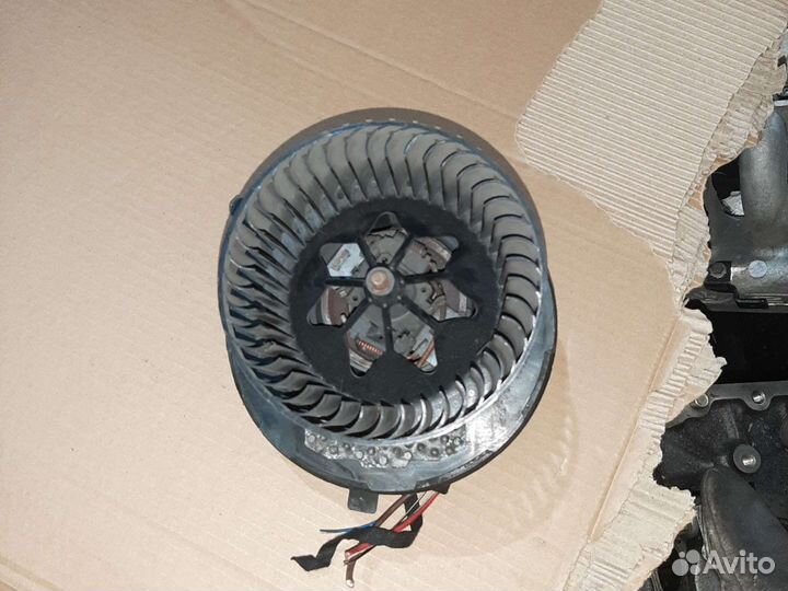 Моторчик печки Фольксваген Пассат B6 CC Гольф 6