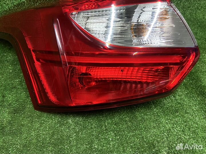 Фонарь задний левый Ford Focus 3 CB8