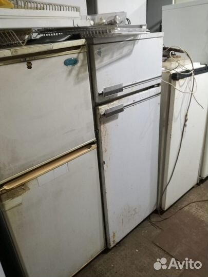 Холодильники бу маленькие и большие