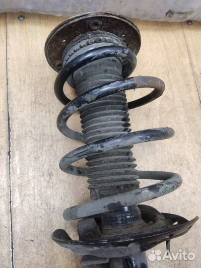 Стойка подвески передняя правая Ford Mondeo chbb